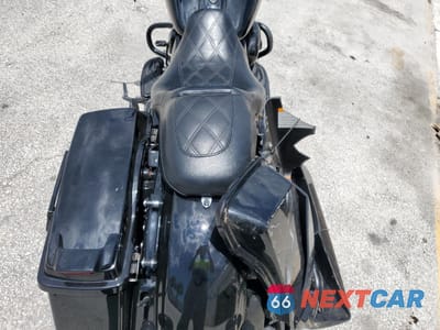 Zdjęcie 6 z 12 samochodu: 2011 HARLEY-DAVIDSON FLHX VIN:1HD1KB413BB632400 - miniatura