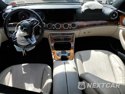 Zdjęcie 8 z 12 samochodu: 2019 MERCEDES-BENZ E 450 4MATIC VIN:WDDZF6JB3KA492437 - miniatura