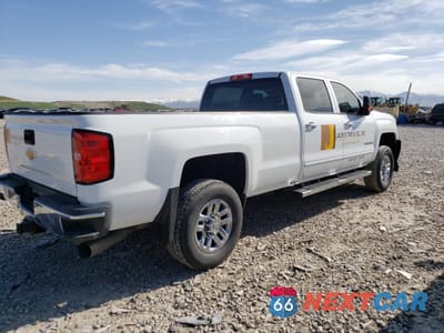 Trzecie zdjęcie samochodu z tyłu: 2018 CHEVROLET SILVERADO K3500 LT VIN:1GC4KZCY5JF219570 - miniatura