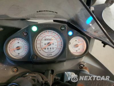 Zdjęcie 8 z 11 samochodu: 2012 KAWASAKI EX250 J VIN:JKAEXMJ15CDAA1800 - miniatura