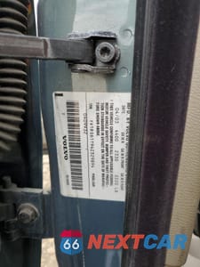 Zdjęcie 13 z 13 samochodu: 2004 VOLVO S60 VIN:YV1RS61T942329894 - miniatura