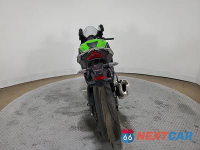 Czwarte zdjęcie samochodu z boku: 2024 KAWASAKI ZX1002 T VIN:JKBZXVT15RA000108 - miniatura