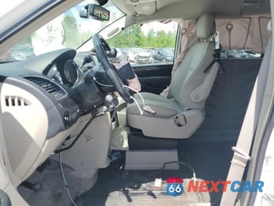 Zdjęcie 7 z 13 samochodu: 2015 CHRYSLER TOWN & COUNTRY TOURING L VIN:2C7WC1CG8FR645707 - miniatura