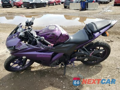 Trzecie zdjęcie samochodu z tyłu: 2017 YAMAHA YZFR3 A VIN:MH3RH15YXHK002232 - miniatura