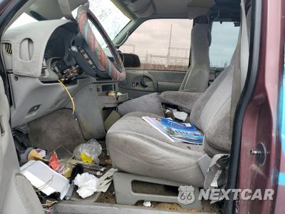 Zdjęcie 7 z 14 samochodu: 1996 GMC SAFARI XT VIN:1GKDM19W2TB522130 - miniatura
