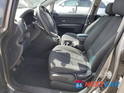 Zdjęcie 7 z 13 samochodu: 2012 KIA RONDO VIN:KNAHH8A83C7401758 - miniatura