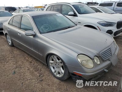 Czwarte zdjęcie samochodu z boku: 2003 MERCEDES-BENZ E 500 VIN:WDBUF70J83A188829 - miniatura