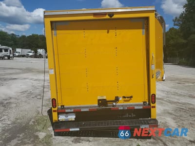 Zdjęcie 6 z 13 samochodu: 2021 GMC SAVANA CUTAWAY G3500 VIN:1GD07RFP7M1215925 - miniatura
