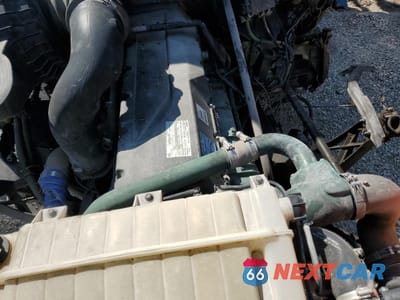 Zdjęcie 7 z 10 samochodu: 2017 VOLVO VN VNL VIN:4V4NC9EH7HN976196 - miniatura