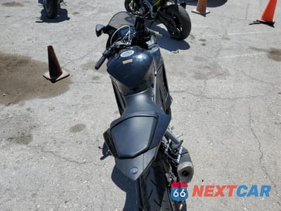 Zdjęcie 6 z 10 samochodu: 2022 YAMAHA YZFR3 A VIN:MH3RH18Y0NK009312 - miniatura