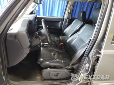 Zdjęcie 7 z 13 samochodu: 2008 JEEP COMMANDER SPORT VIN:1J8HG48N18C187516 - miniatura