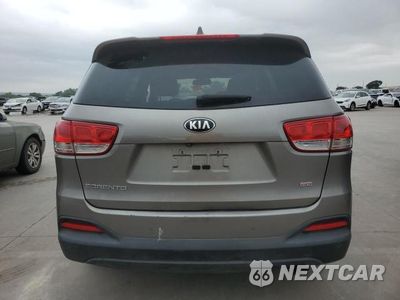 Zdjęcie 6 z 12 samochodu: 2016 KIA SORENTO LX VIN:5XYPG4A39GG070059 - miniatura