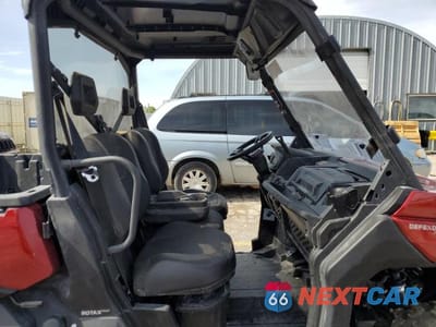 Piąte zdjęcie samochodu w środku: 2024 CAN-AM DEFENDER VIN:3JBUKAP41RK003573 - miniatura
