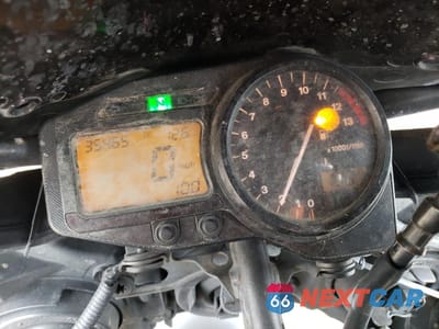 Zdjęcie 7 z 9 samochodu: 2003 HONDA CBR900 RR VIN:JH2SC50023M105303 - miniatura
