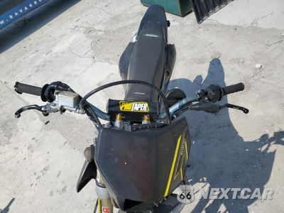 Piąte zdjęcie samochodu w środku: 2018 SUZUKI DR-Z400 SM VIN:JS1SK44A5J2100592 - miniatura