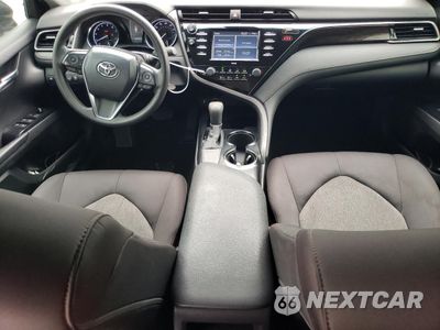 Zdjęcie 8 z 14 samochodu: 2020 TOYOTA CAMRY LE VIN:4T1C11AK1LU954801 - miniatura