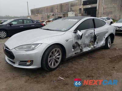 2015 TESLA MODEL S 85D 5YJSA1H29FFP75876 - główne zdjęcie licytacji z USA - miniatura