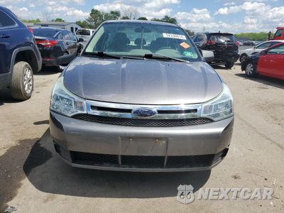 Piąte zdjęcie samochodu w środku: 2010 FORD FOCUS S VIN:1FAHP3EN1AW203021 - miniatura