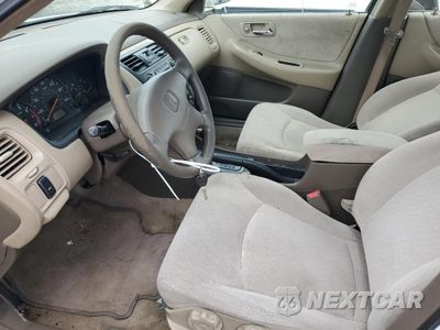 Zdjęcie 7 z 13 samochodu: 2002 HONDA ACCORD LX VIN:JHMCG56432C008044 - miniatura
