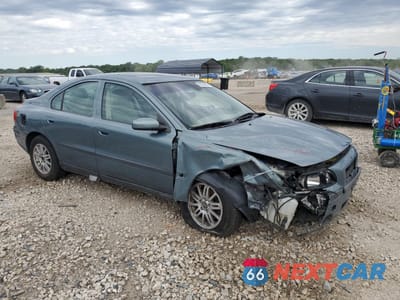 Czwarte zdjęcie samochodu z boku: 2004 VOLVO S60 VIN:YV1RS61T942329894 - miniatura