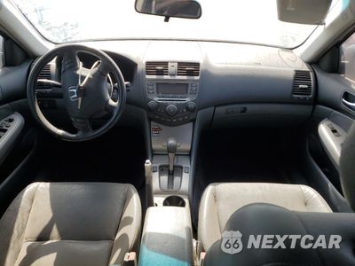Zdjęcie 8 z 12 samochodu: 2006 HONDA ACCORD EX VIN:1HGCM66526A069154 - miniatura