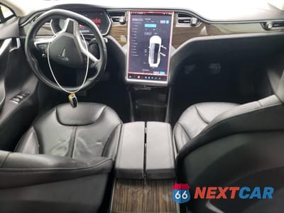 Zdjęcie 8 z 12 samochodu: 2015 TESLA MODEL S 85D VIN:5YJSA1H29FFP75876 - miniatura