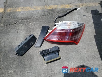 Zdjęcie 12 z 13 samochodu: 2009 ACURA RL VIN:JH4KB26659C001231 - miniatura