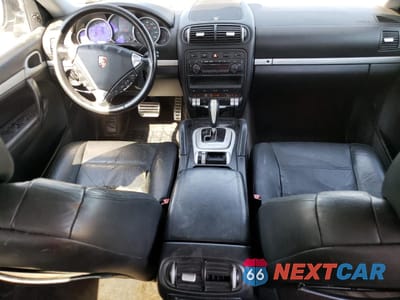 Zdjęcie 8 z 14 samochodu: 2004 PORSCHE CAYENNE S VIN:WP1AB29P64LA68509 - miniatura