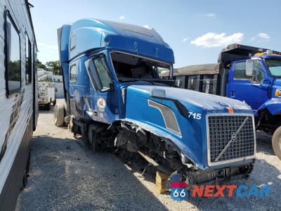 2017 VOLVO VN VNL 4V4NC9EH7HN976196 - główne zdjęcie licytacji z USA - miniatura