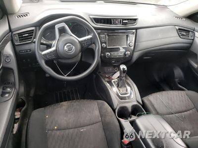 Zdjęcie 8 z 12 samochodu: 2019 NISSAN ROGUE S VIN:5N1AT2MV1KC794260 - miniatura