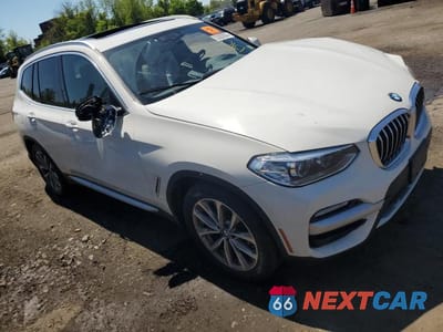 Czwarte zdjęcie samochodu z boku: 2019 BMW X3 XDRIVE30I VIN:5UXTR9C55KLE11184 - miniatura
