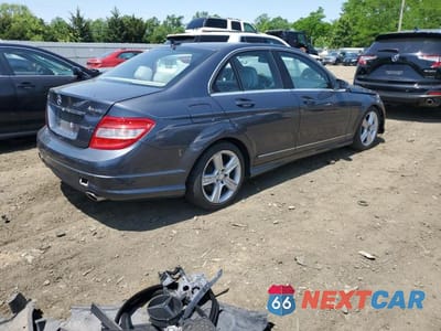 Trzecie zdjęcie samochodu z tyłu: 2011 MERCEDES-BENZ C 300 4MATIC VIN:WDDGF8BB6BR166828 - miniatura
