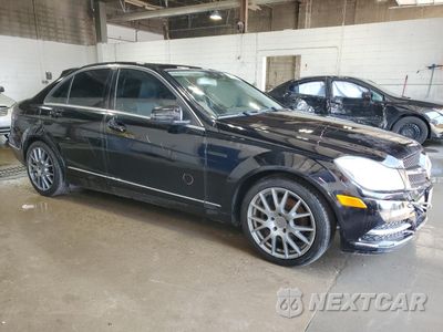 Czwarte zdjęcie samochodu z boku: 2012 MERCEDES-BENZ C 300 4MATIC VIN:WDDGF8BB9CR235819 - miniatura