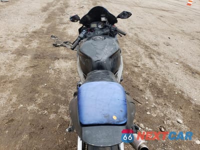 Zdjęcie 6 z 9 samochodu: 2003 HONDA CBR900 RR VIN:JH2SC50023M105303 - miniatura