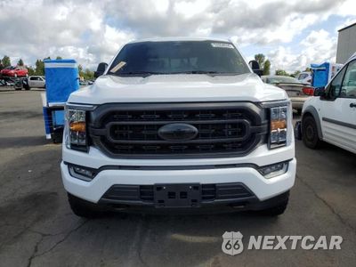 Piąte zdjęcie samochodu w środku: 2023 FORD F150 SUPERCREW VIN:1FTFW1E51PKD40646 - miniatura