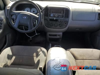 Zdjęcie 8 z 13 samochodu: 2002 FORD ESCAPE VIN:1FMYU03162KB99358 - miniatura