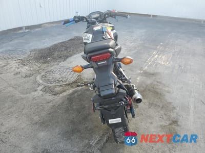 Czwarte zdjęcie samochodu z boku: 2017 HONDA GROM 125 VIN:MLHJC6112H5204610 - miniatura