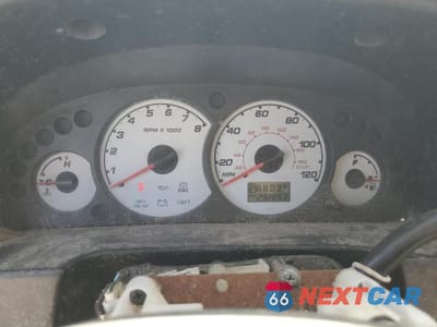 Zdjęcie 9 z 13 samochodu: 2002 FORD ESCAPE VIN:1FMYU03162KB99358 - miniatura