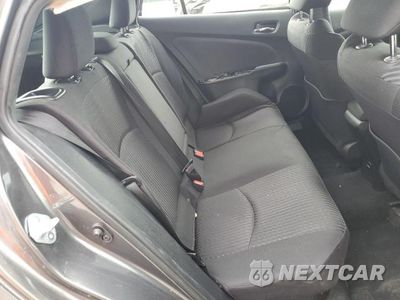 Zdjęcie 10 z 12 samochodu: 2017 TOYOTA PRIUS TWO VIN:JTDKBRFU5H3044815 - miniatura