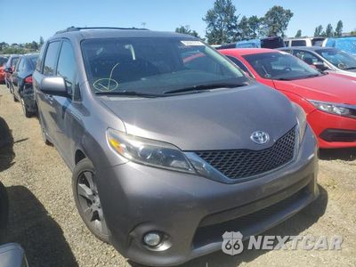 Czwarte zdjęcie samochodu z boku: 2016 TOYOTA SIENNA SE VIN:5TDXK3DC1GS729890 - miniatura