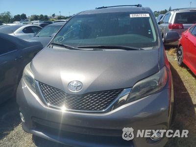 Piąte zdjęcie samochodu w środku: 2016 TOYOTA SIENNA SE VIN:5TDXK3DC1GS729890 - miniatura