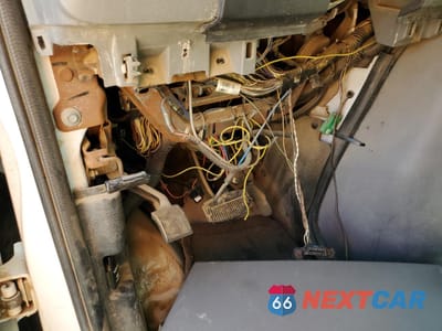 Zdjęcie 9 z 10 samochodu: 2011 FORD ECONOLINE E350 SUPER DUTY CUTAWAY VAN VIN:1FDEE3FL4BDA49168 - miniatura
