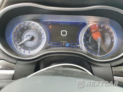 Zdjęcie 9 z 13 samochodu: 2019 CHRYSLER 300 TOURING VIN:2C3CCAAG2KH610104 - miniatura
