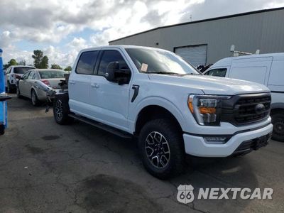 Czwarte zdjęcie samochodu z boku: 2023 FORD F150 SUPERCREW VIN:1FTFW1E51PKD40646 - miniatura