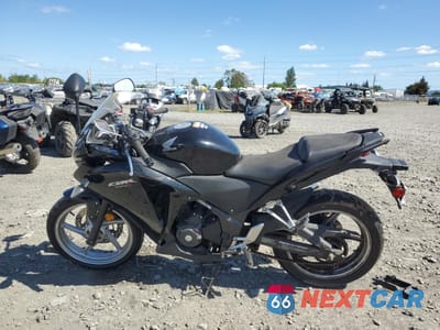 Trzecie zdjęcie samochodu z tyłu: 2012 HONDA CBR250 R VIN:MLHMC4102C5201045 - miniatura