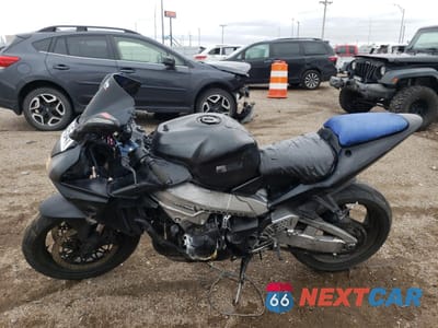 Trzecie zdjęcie samochodu z tyłu: 2003 HONDA CBR900 RR VIN:JH2SC50023M105303 - miniatura