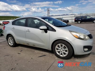 Czwarte zdjęcie samochodu z boku: 2013 KIA RIO LX VIN:KNADM4A38D6136334 - miniatura