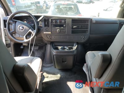 Zdjęcie 8 z 13 samochodu: 2013 GMC SAVANA G3500 VIN:1GTZ7TBG6D1153450 - miniatura