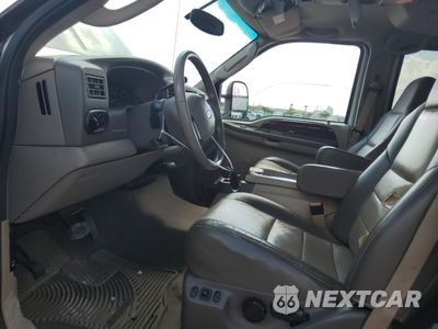Zdjęcie 7 z 13 samochodu: 2004 FORD EXCURSION EDDIE BAUER VIN:1FMSU45P54EC48064 - miniatura