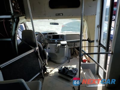 Piąte zdjęcie samochodu w środku: 2011 FORD ECONOLINE E350 SUPER DUTY CUTAWAY VAN VIN:1FDEE3FL4BDA49168 - miniatura